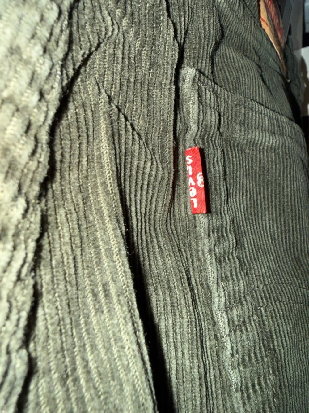 NWT Men's Levi’s Olive Green 565™ Loose Corduroy Jeans - Classic Straight Fit